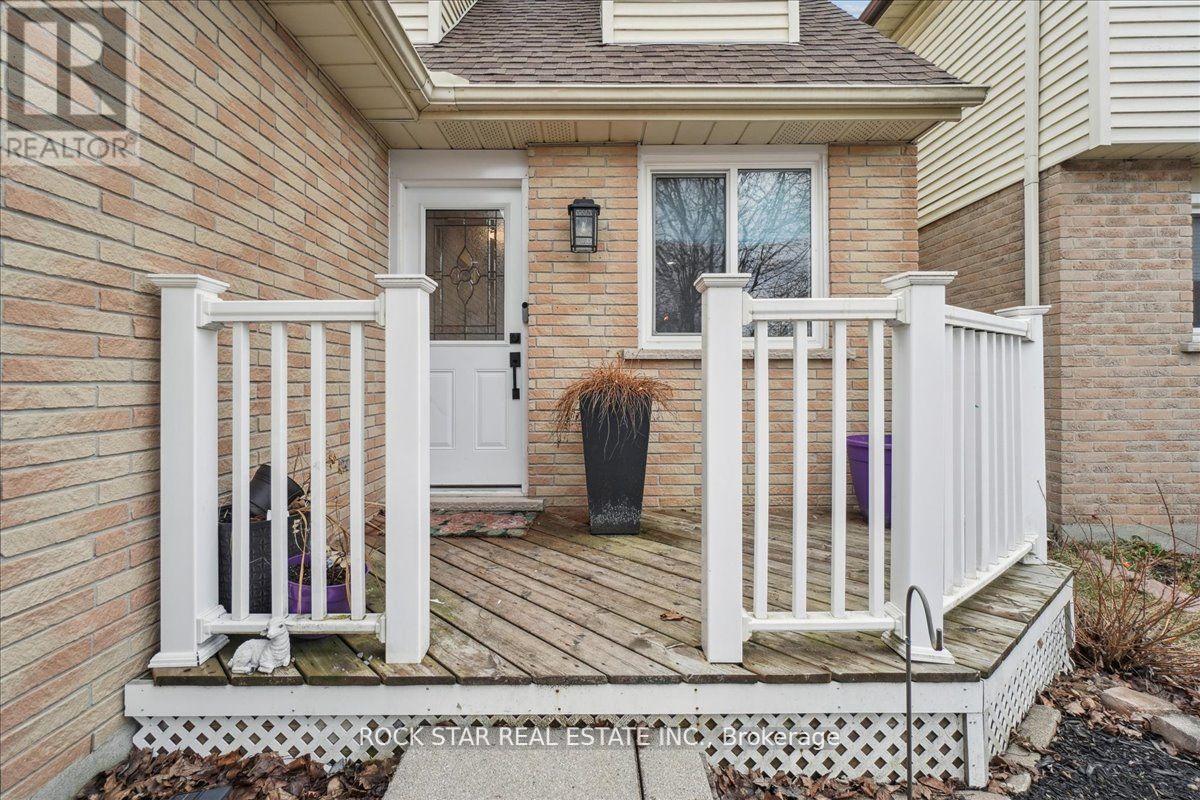 141 Ironwood Road, Guelph, Ontario  N1G 3P5 - Photo 2 - X12163191