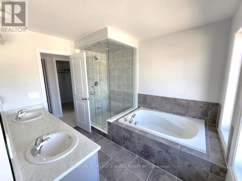 92 Corley Street, Kawartha Lakes, Ontario  K9V 6C2 - Photo 19 - X12163263
