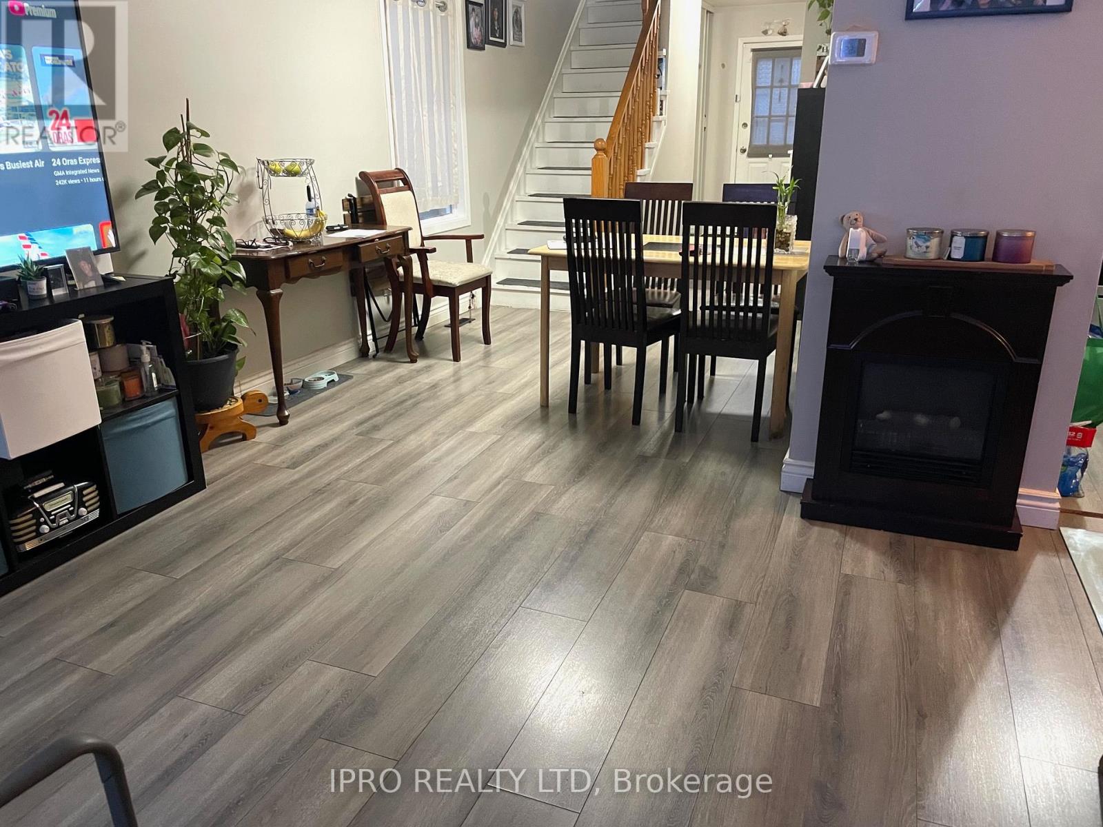 3345 Burdock Place, Mississauga, Ontario  L5A 4B7 - Photo 5 - W12160977