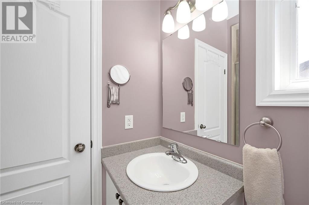 11 Sidare Court, Grimsby, Ontario  L3M 4E8 - Photo 9 - 40724510