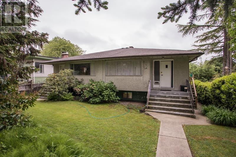 96 Glover Avenue, New Westminster, British Columbia  V3L 2A3 - Photo 2 - R3005324