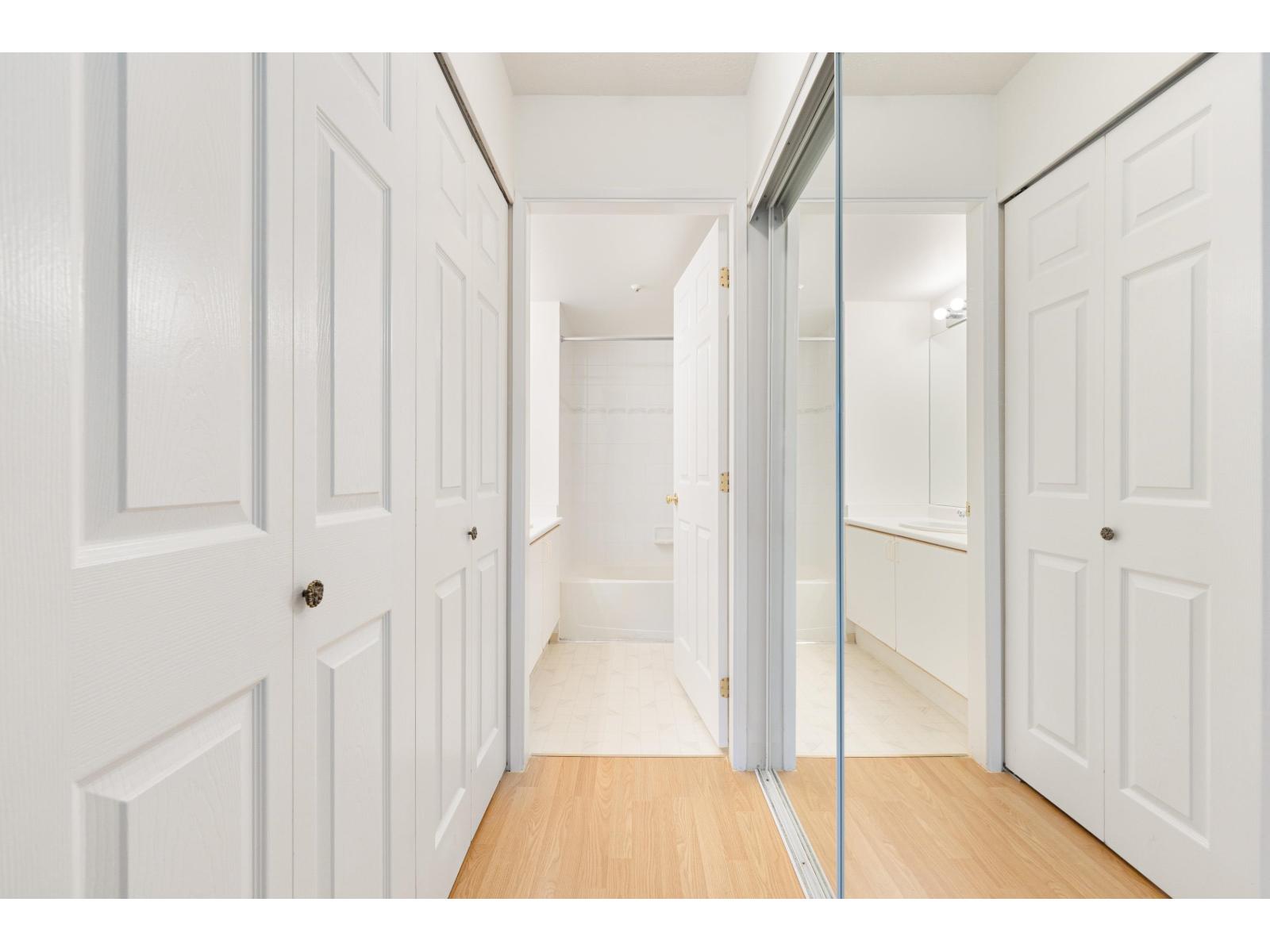 D303 9838 Whalley Boulevard, Surrey, British Columbia  V3T 5S8 - Photo 14 - R3005472