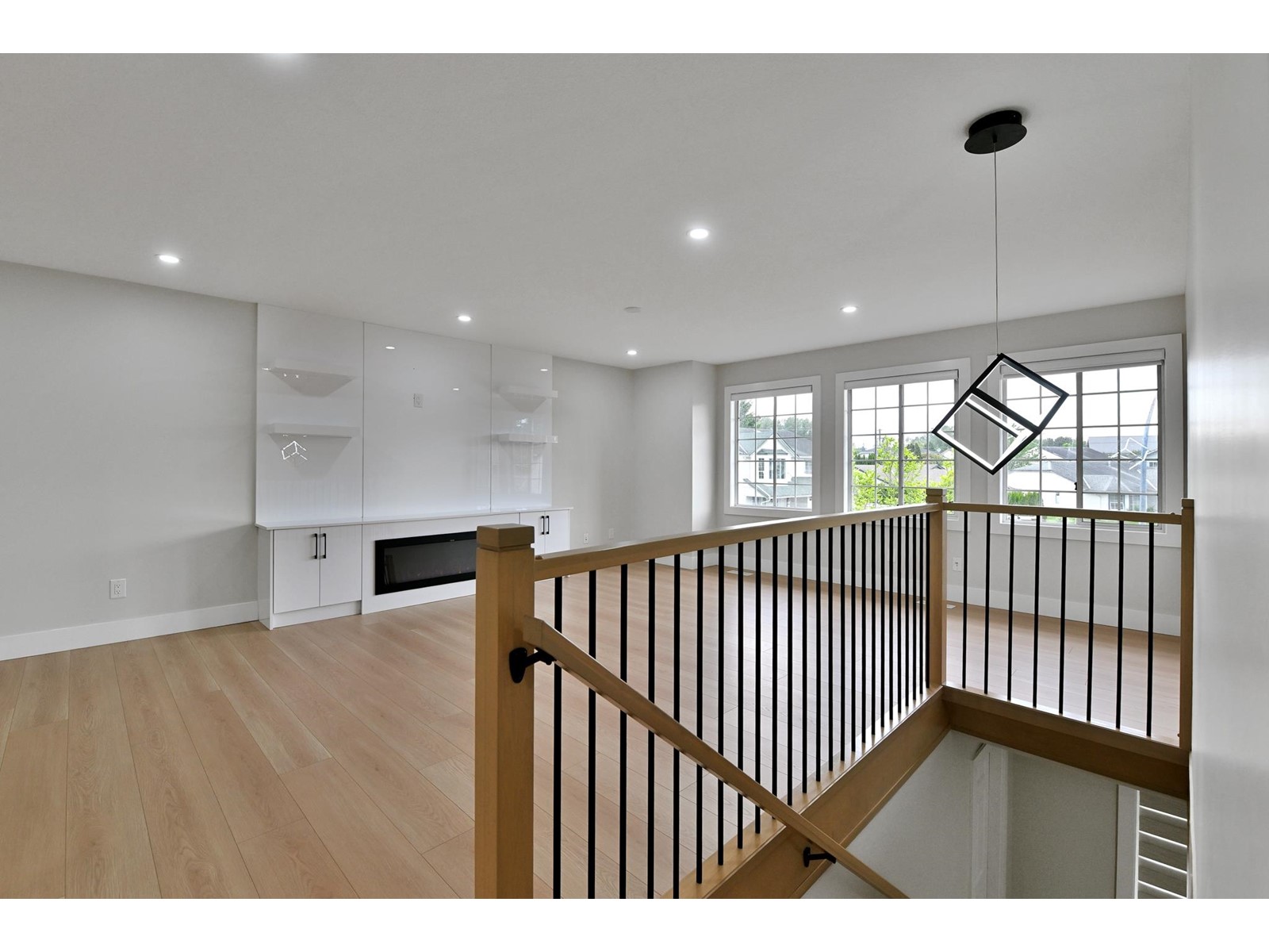 2698 Dehavilland Court, Abbotsford, British Columbia  V2T 5L3 - Photo 3 - R3005158