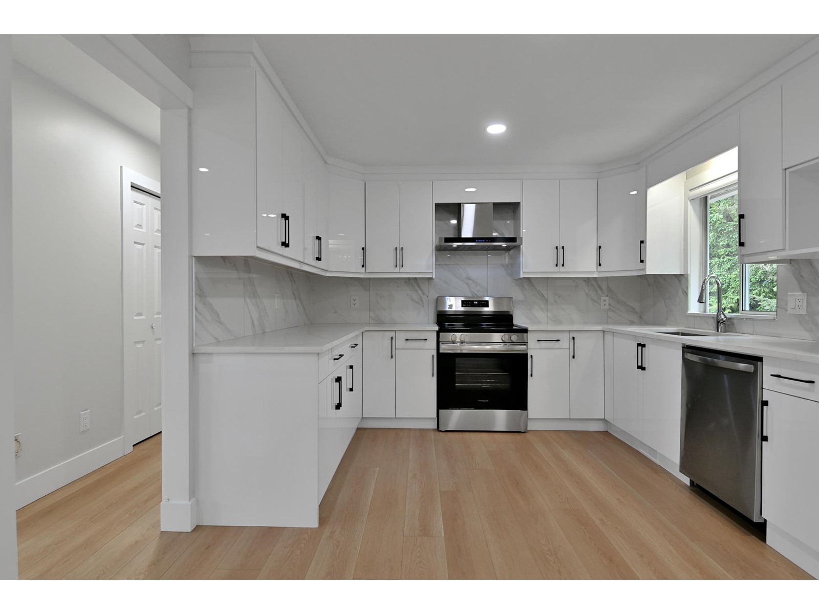 2698 Dehavilland Court, Abbotsford, British Columbia  V2T 5L3 - Photo 12 - R3005158