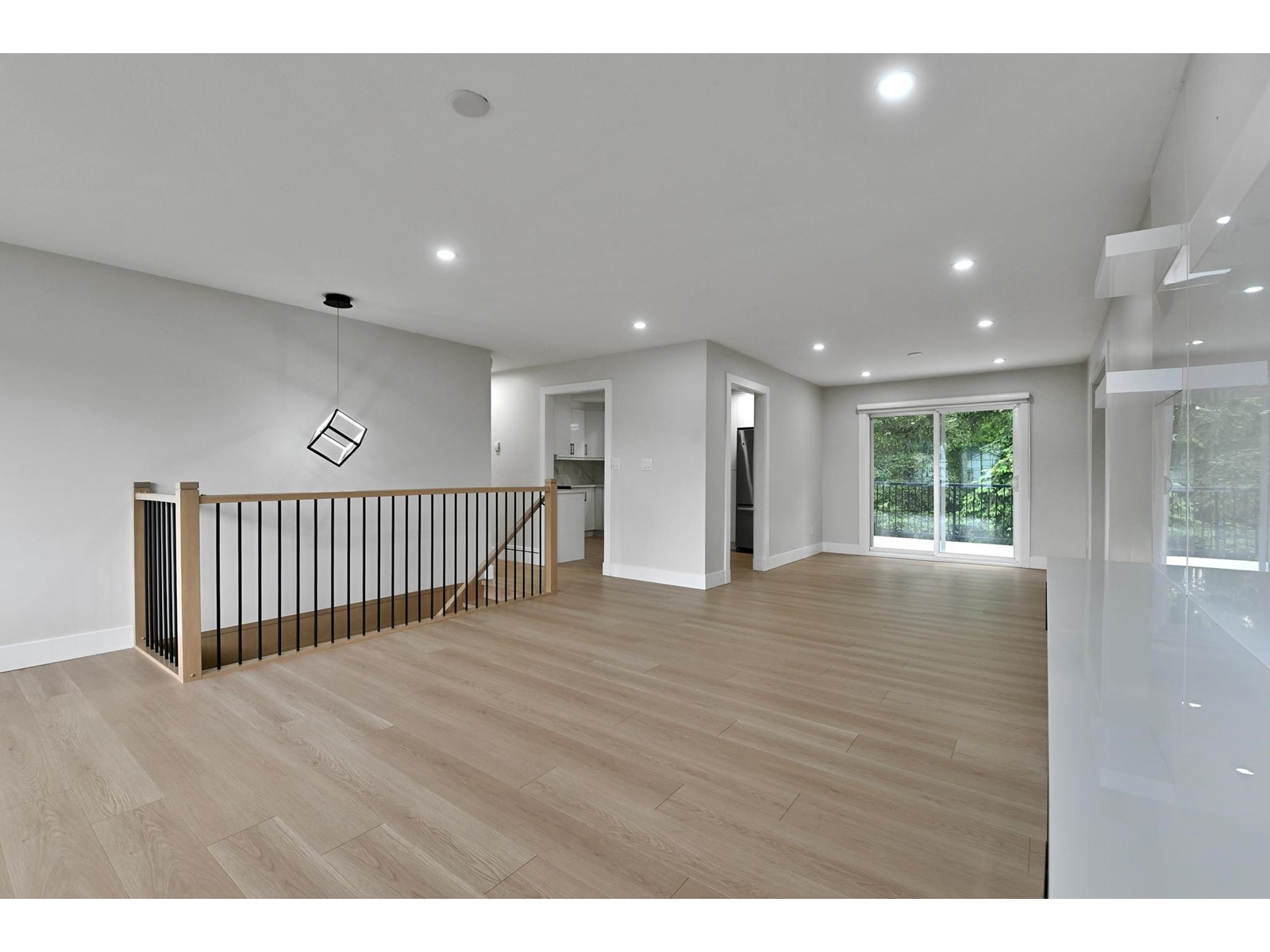 2698 Dehavilland Court, Abbotsford, British Columbia  V2T 5L3 - Photo 8 - R3005158