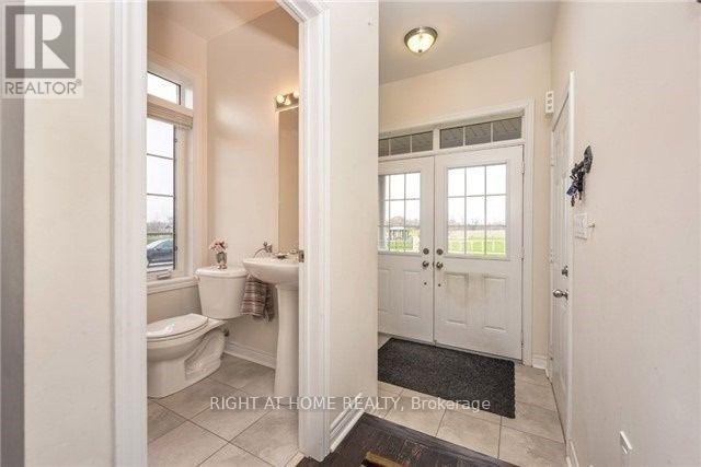 23 Snelgrove Crescent, Barrie, Ontario  L4N 6R6 - Photo 4 - S12163327