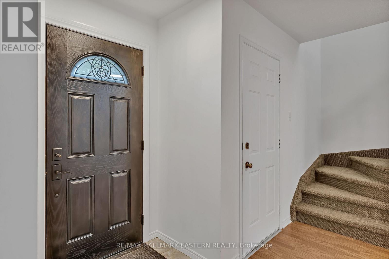 1118 Huntington Circle, Peterborough West, Ontario  K9K 2A8 - Photo 4 - X12163519