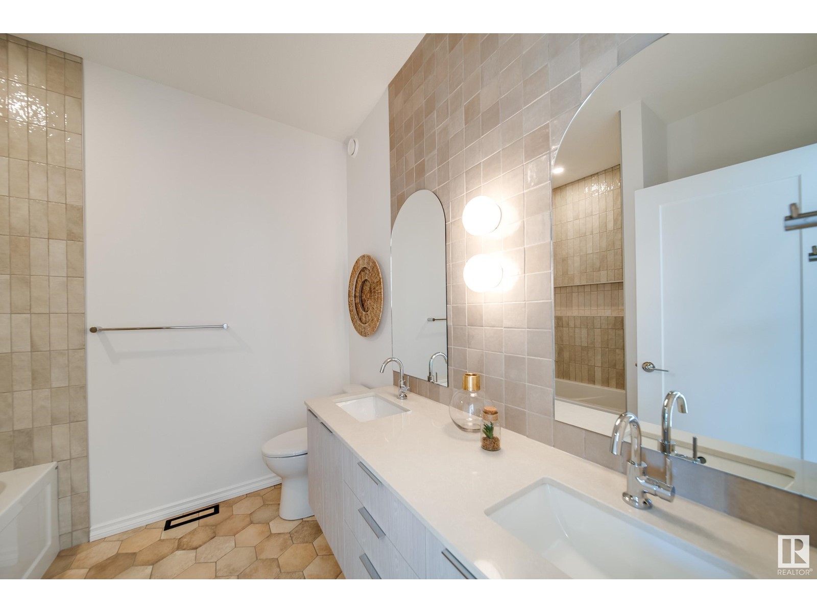 7540 80 Av Nw Nw, Edmonton, Alberta  T6C 0S4 - Photo 29 - E4437618