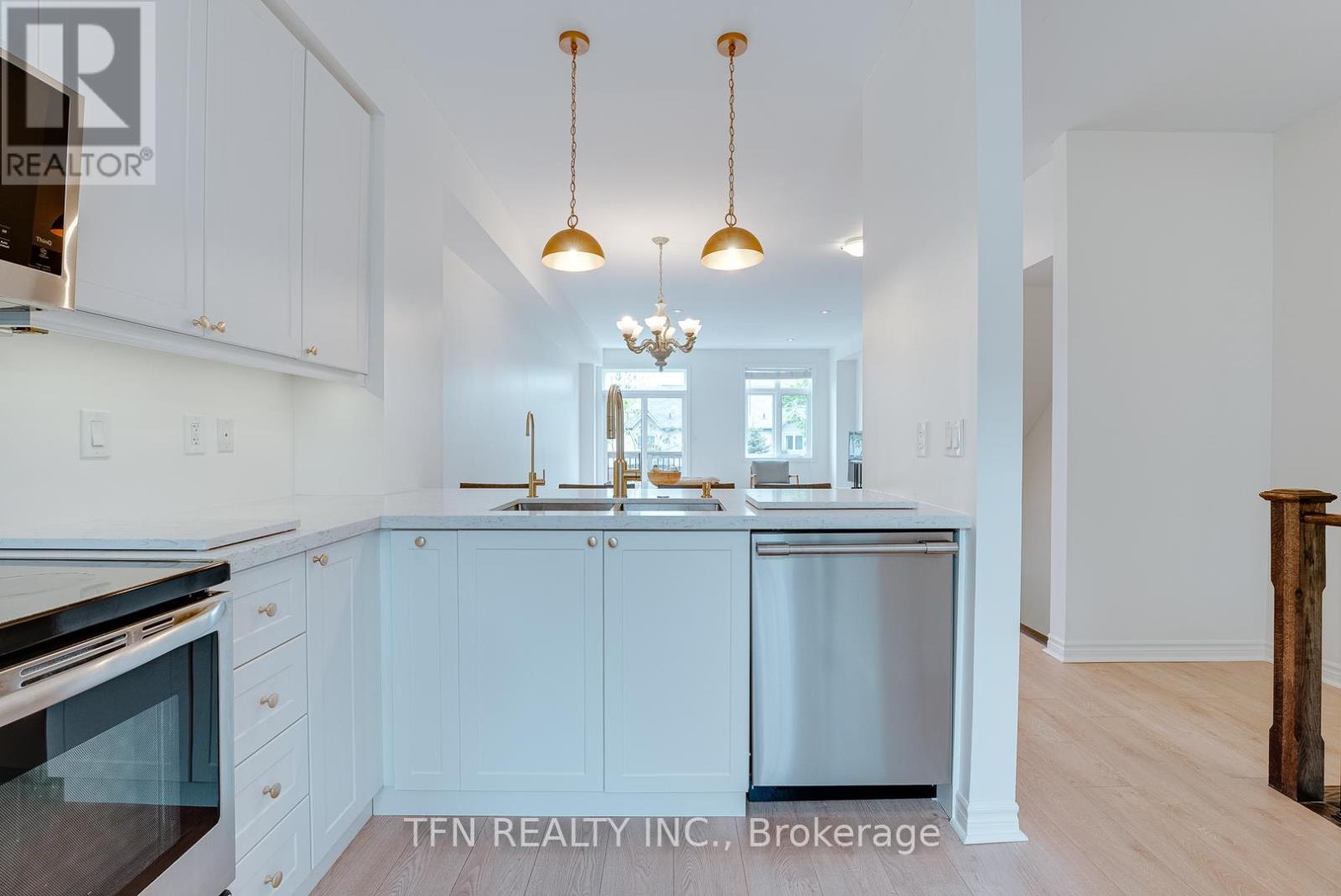 Property at 2360 TREVERSH COMMON image 4