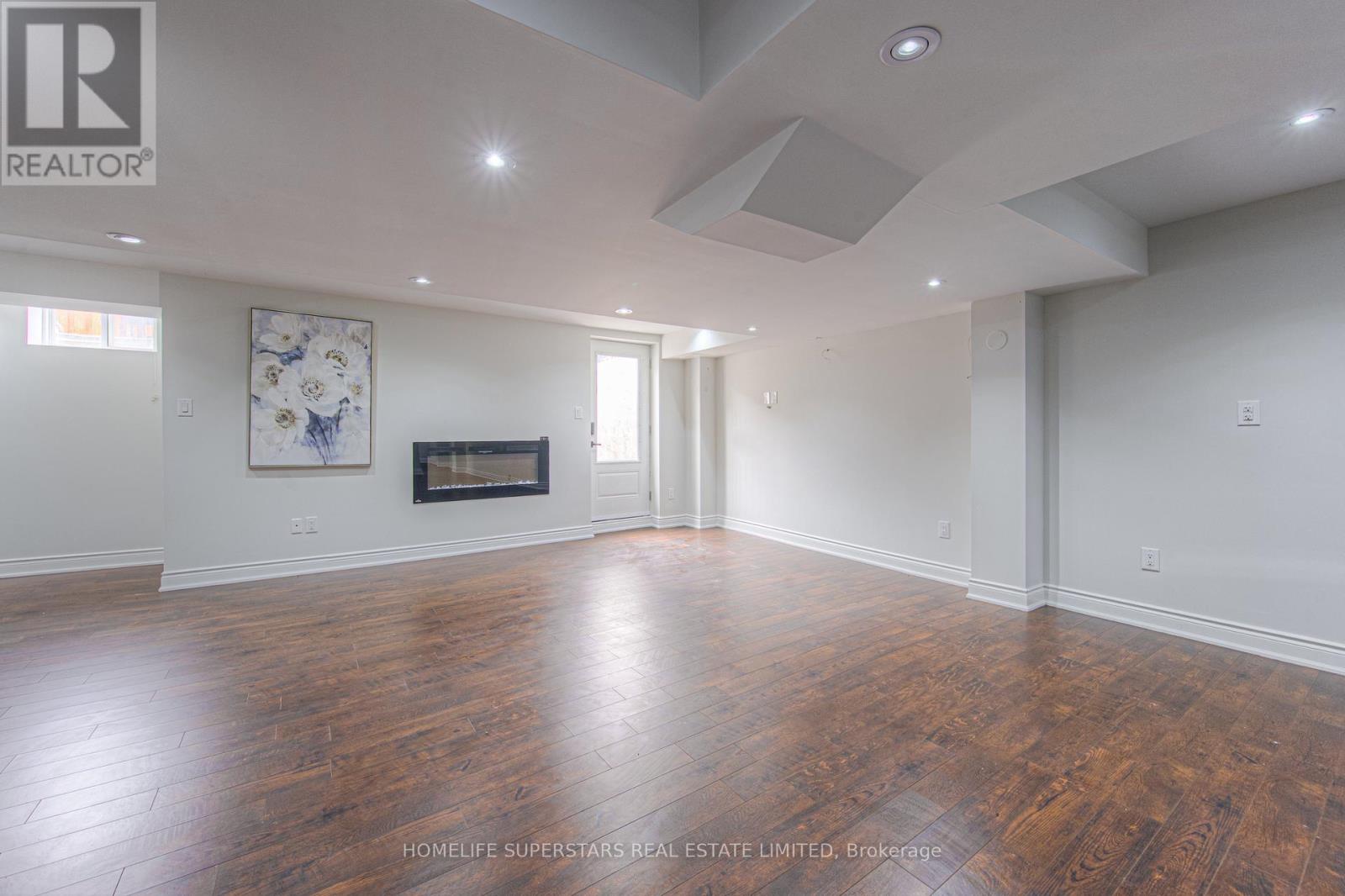 5676 Fantasia Manor, Mississauga, Ontario  L5M 7B1 - Photo 38 - W12163338