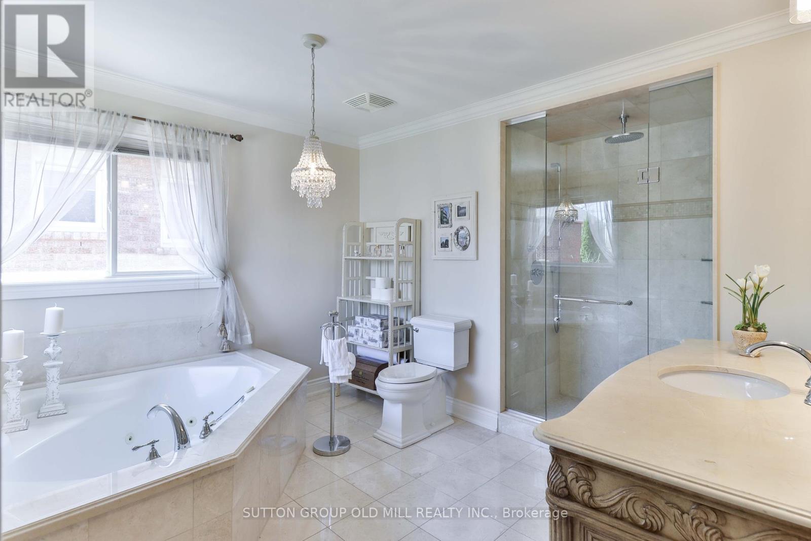 6835 Forest Park Drive, Mississauga, Ontario  L5N 6X5 - Photo 23 - W12163364