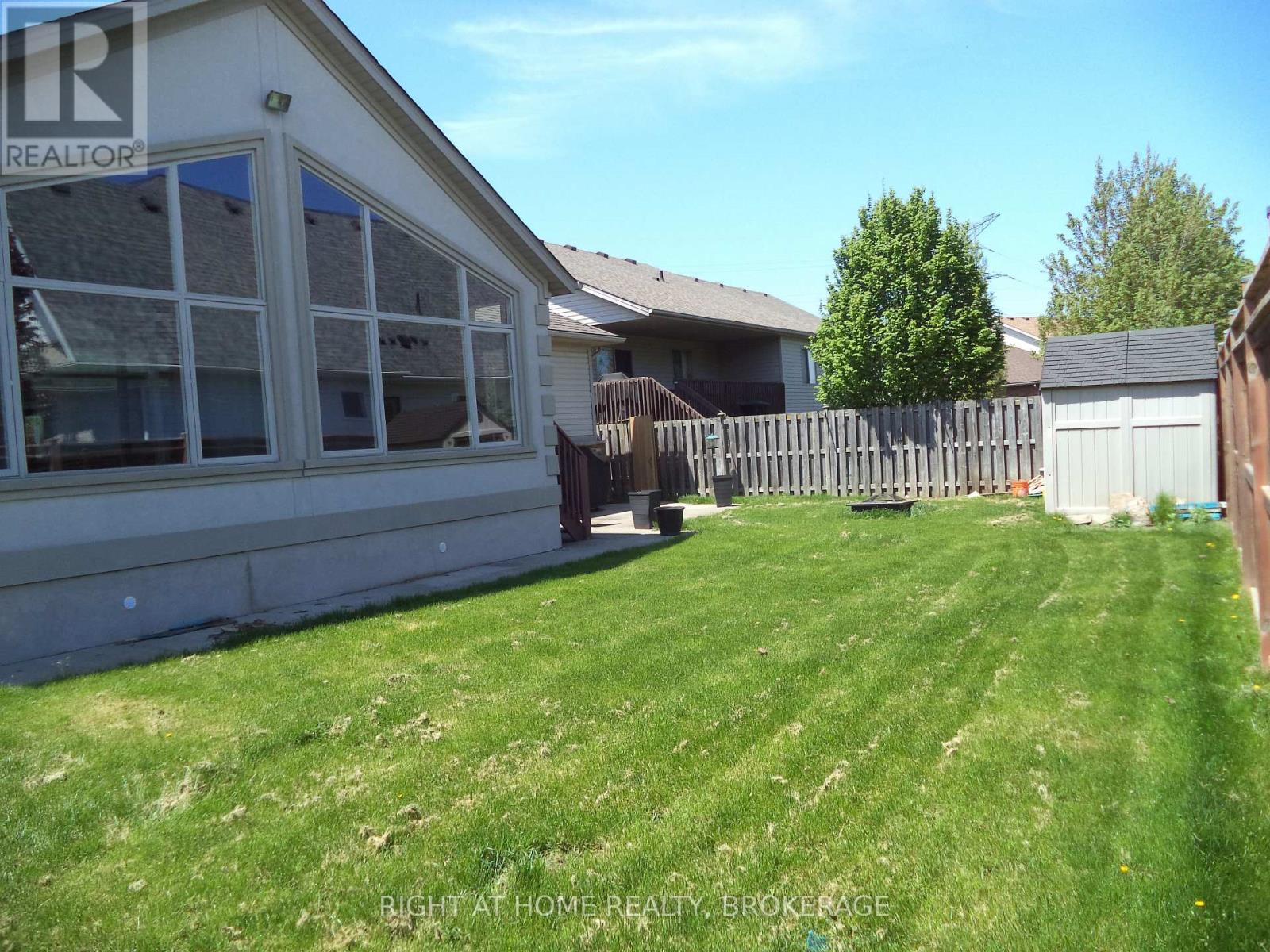 48 Nicholas Drive, St. Catharines, Ontario  L2C 4C5 - Photo 10 - X12163428