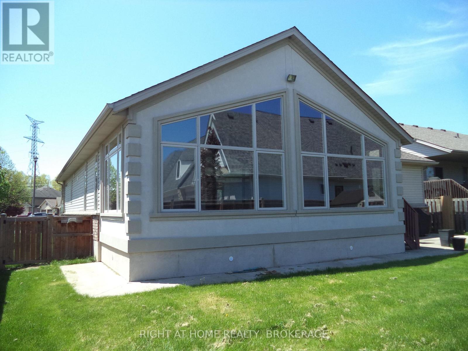 48 Nicholas Drive, St. Catharines, Ontario  L2C 4C5 - Photo 11 - X12163428