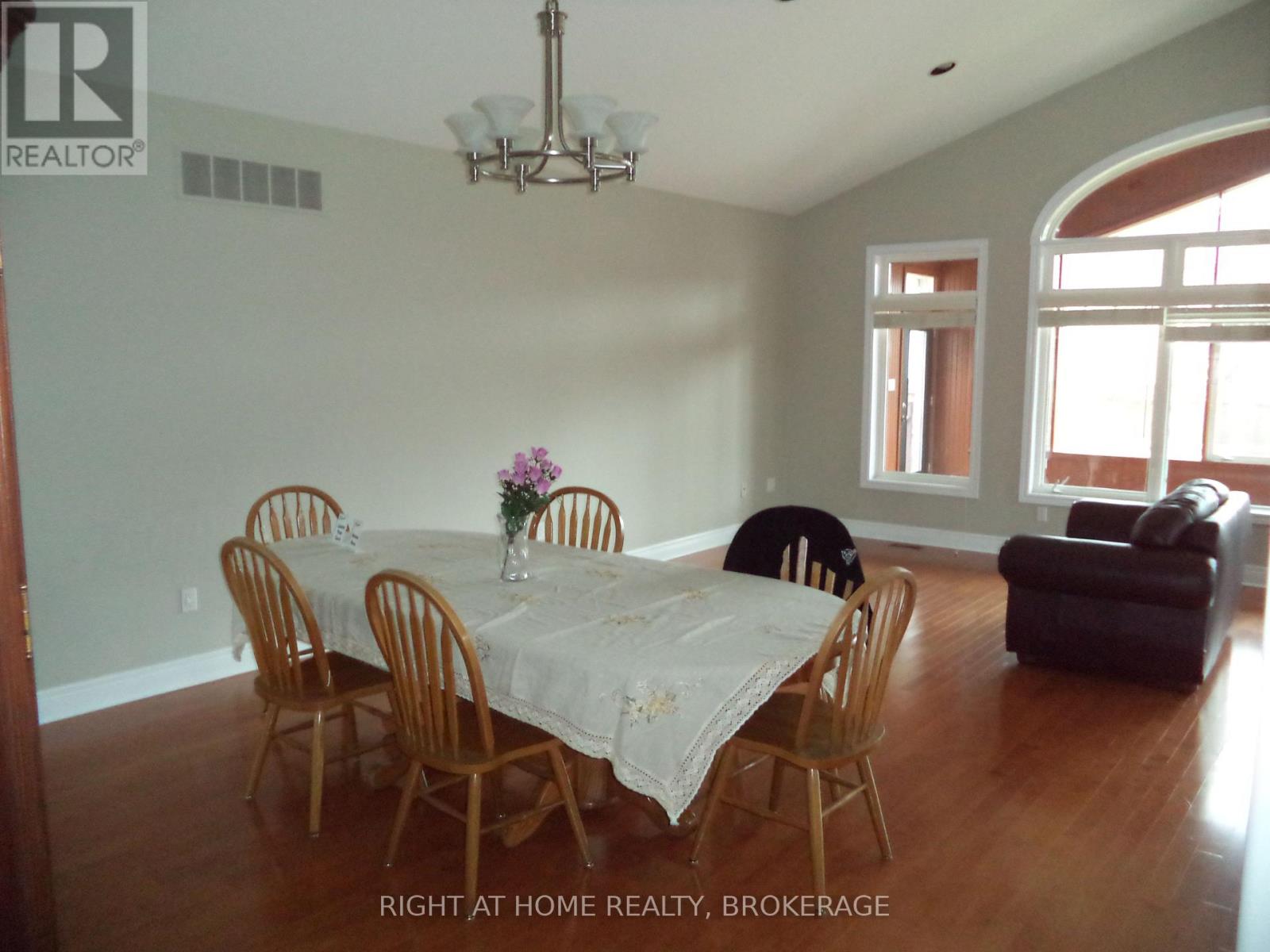 48 Nicholas Drive, St. Catharines, Ontario  L2C 4C5 - Photo 15 - X12163428