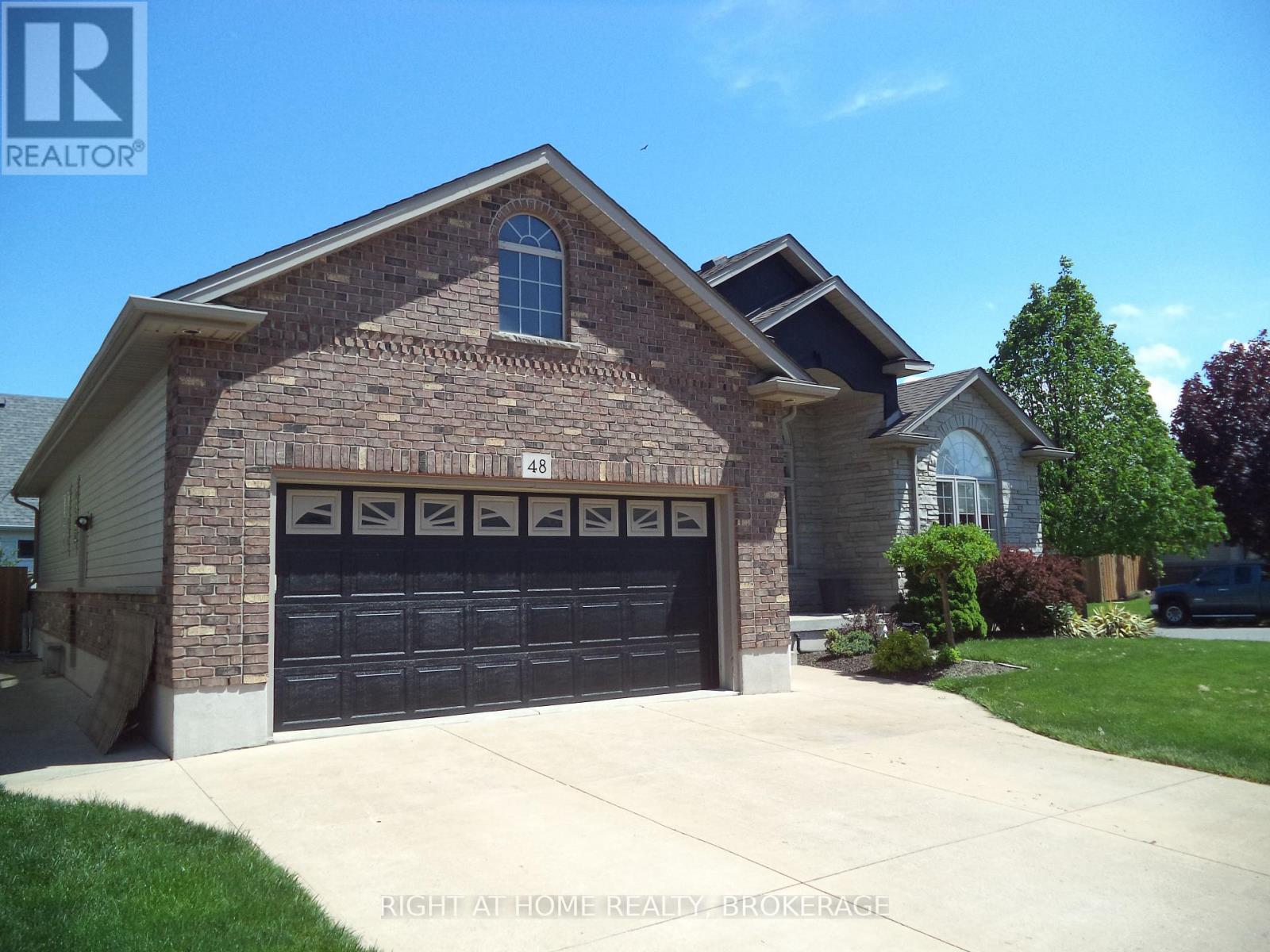 48 Nicholas Drive, St. Catharines, Ontario  L2C 4C5 - Photo 3 - X12163428