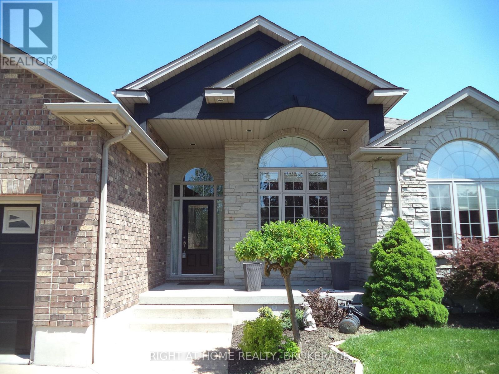 48 Nicholas Drive, St. Catharines, Ontario  L2C 4C5 - Photo 4 - X12163428