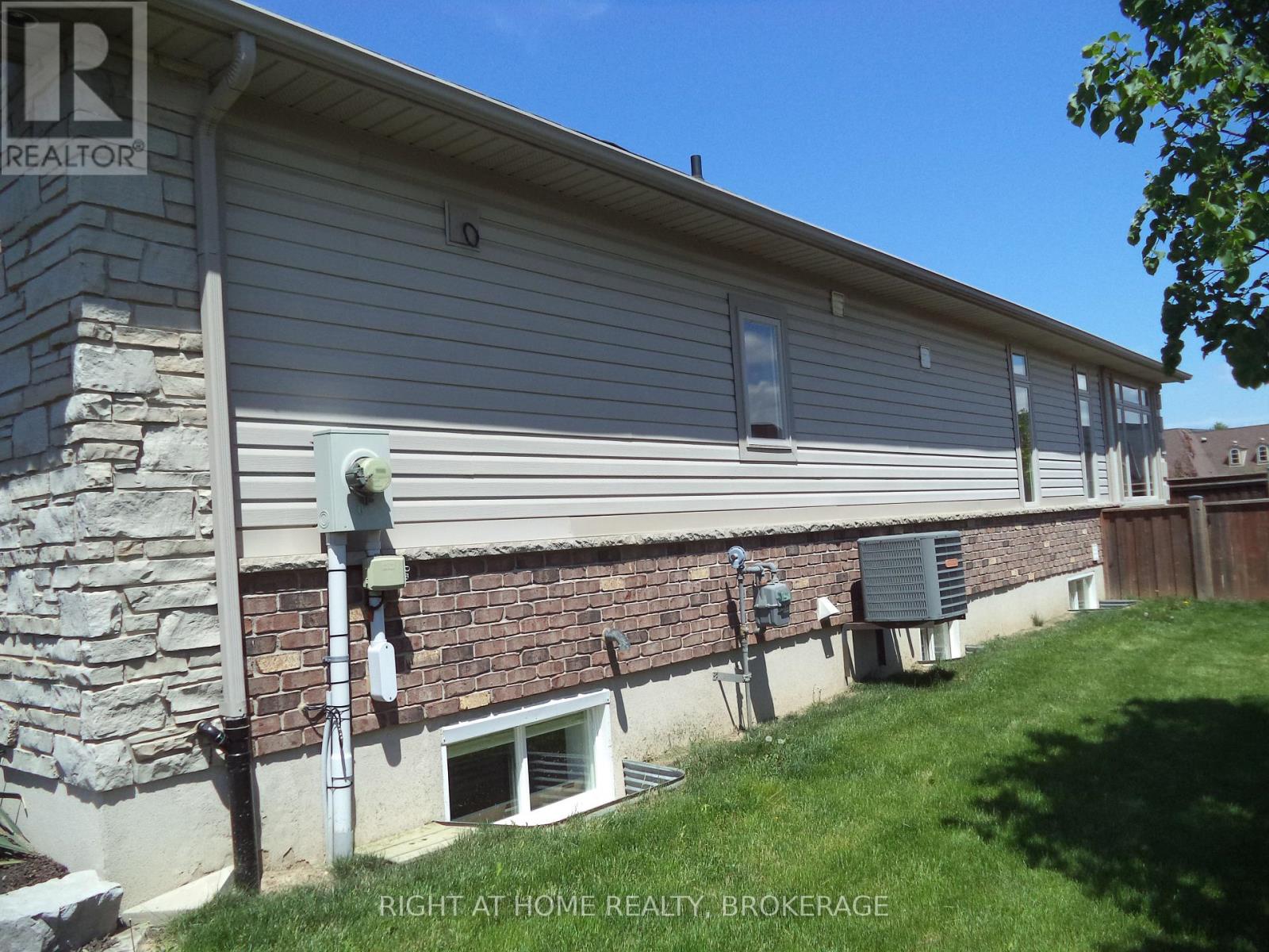 48 Nicholas Drive, St. Catharines, Ontario  L2C 4C5 - Photo 6 - X12163428