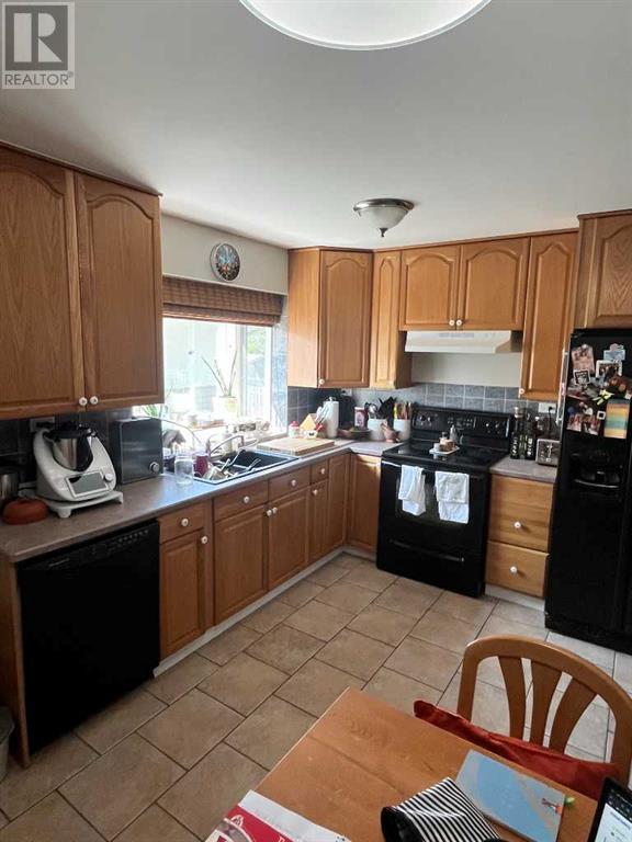 5124 42 Avenue, Taber, Alberta  T1G 1X3 - Photo 6 - A2212392