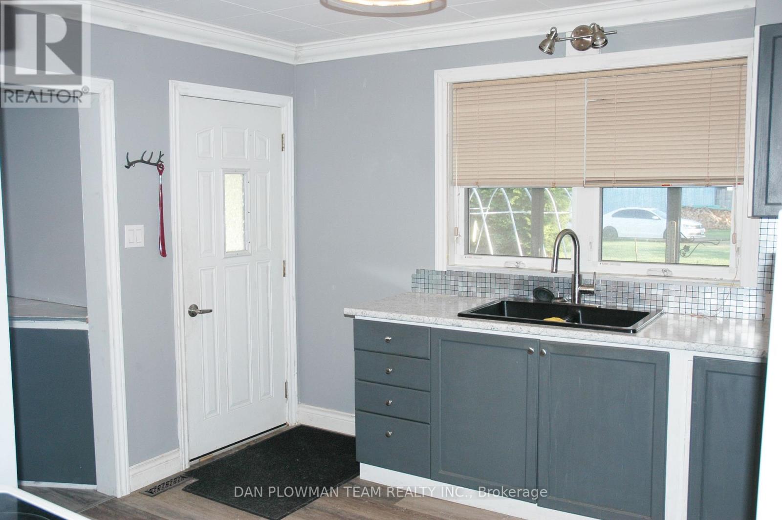 65 Inglis Street, Madawaska Valley, Ontario  K0J 2M0 - Photo 7 - X12163309