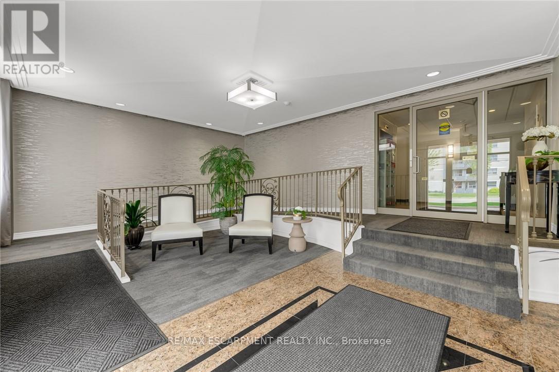 Property at 107 - 908 MOHAWK ROAD E image 4