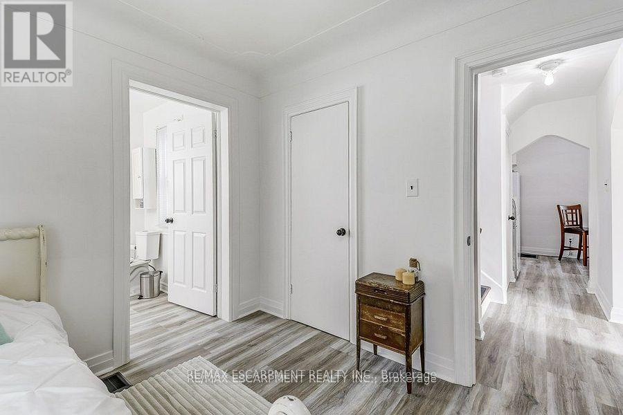 14 Walker Avenue, Hamilton, Ontario  L8G 1S6 - Photo 19 - X12163368