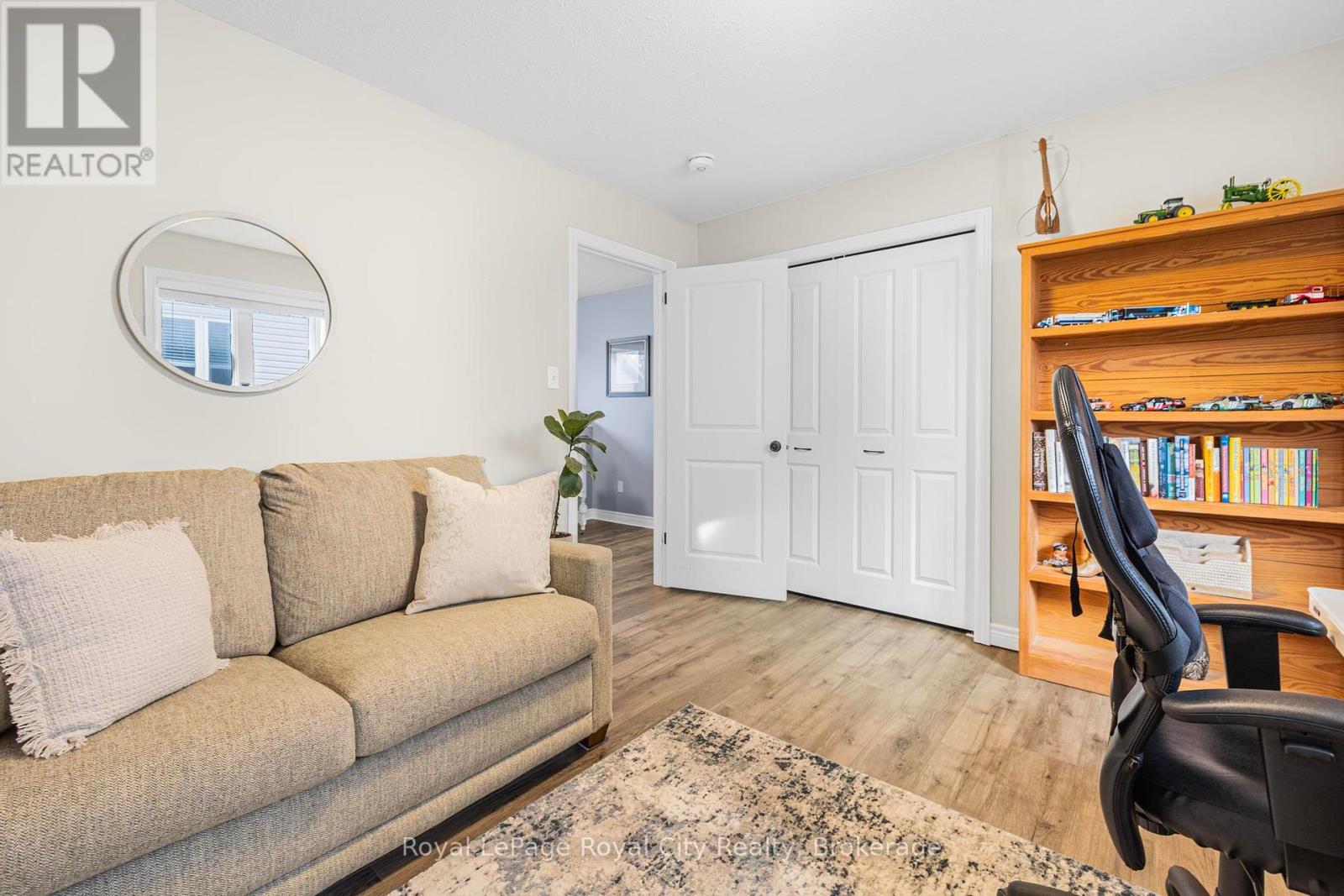 38 Marshall Drive, Guelph, Ontario  N1E 0K7 - Photo 22 - X12163416