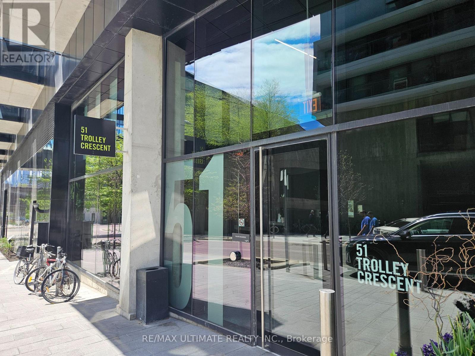 1508 - 51 TROLLEY CRESCENT, Toronto, Ontario