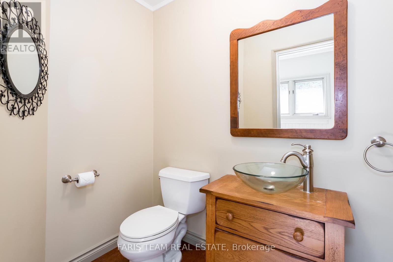 20370 Leslie Street, East Gwillimbury, Ontario  L0G 1R0 - Photo 12 - N12119386