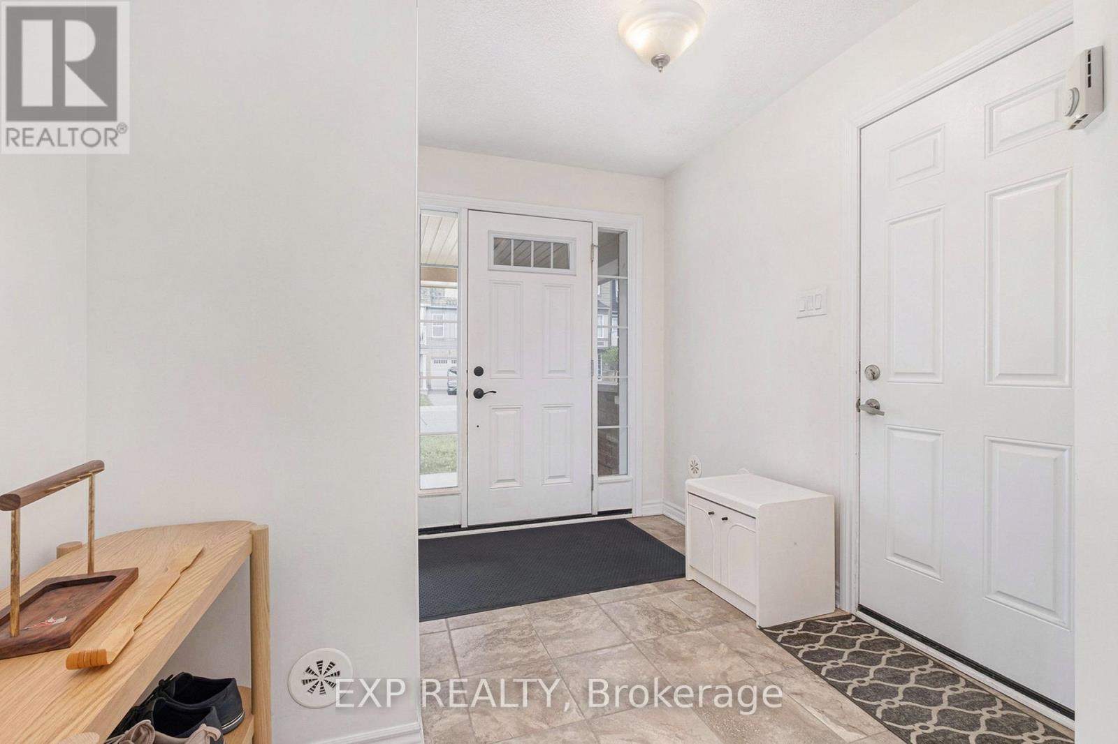 527 Snow Goose Street, Ottawa, Ontario  K2J 0T3 - Photo 6 - X12163398