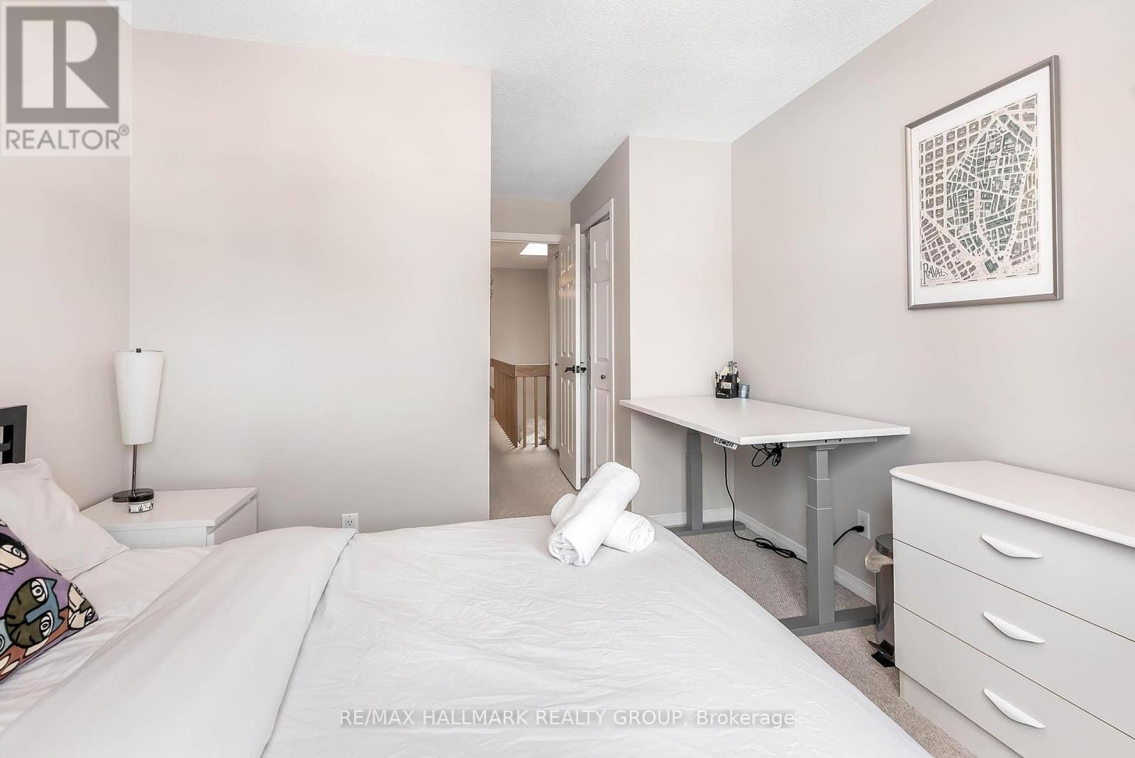 210 Provender Avenue, Ottawa, Ontario  K1K 4N7 - Photo 12 - X12163475