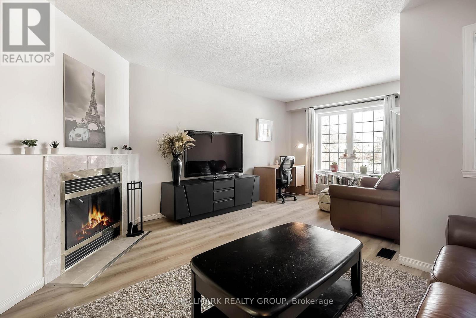 210 Provender Avenue, Ottawa, Ontario  K1K 4N7 - Photo 4 - X12163475