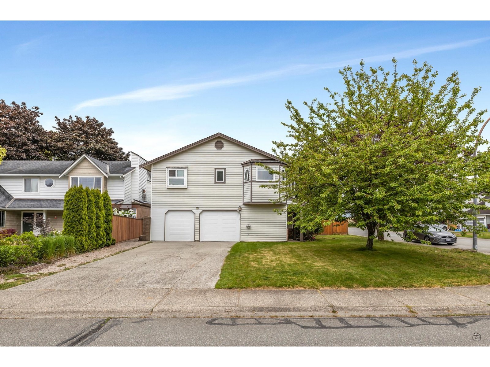 Property at 20981 93A AVENUE image 3