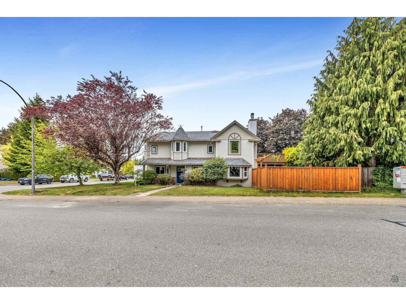 Property at 20981 93A AVENUE image 2
