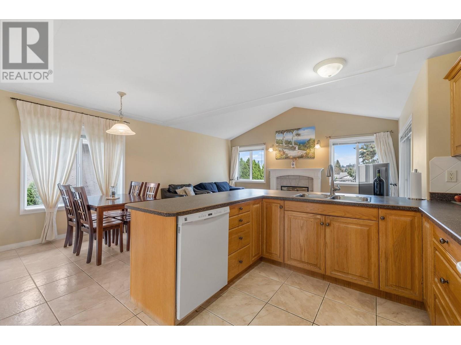 822 Raymer Road, Kelowna, British Columbia  V1W 1J8 - Photo 9 - 10348815
