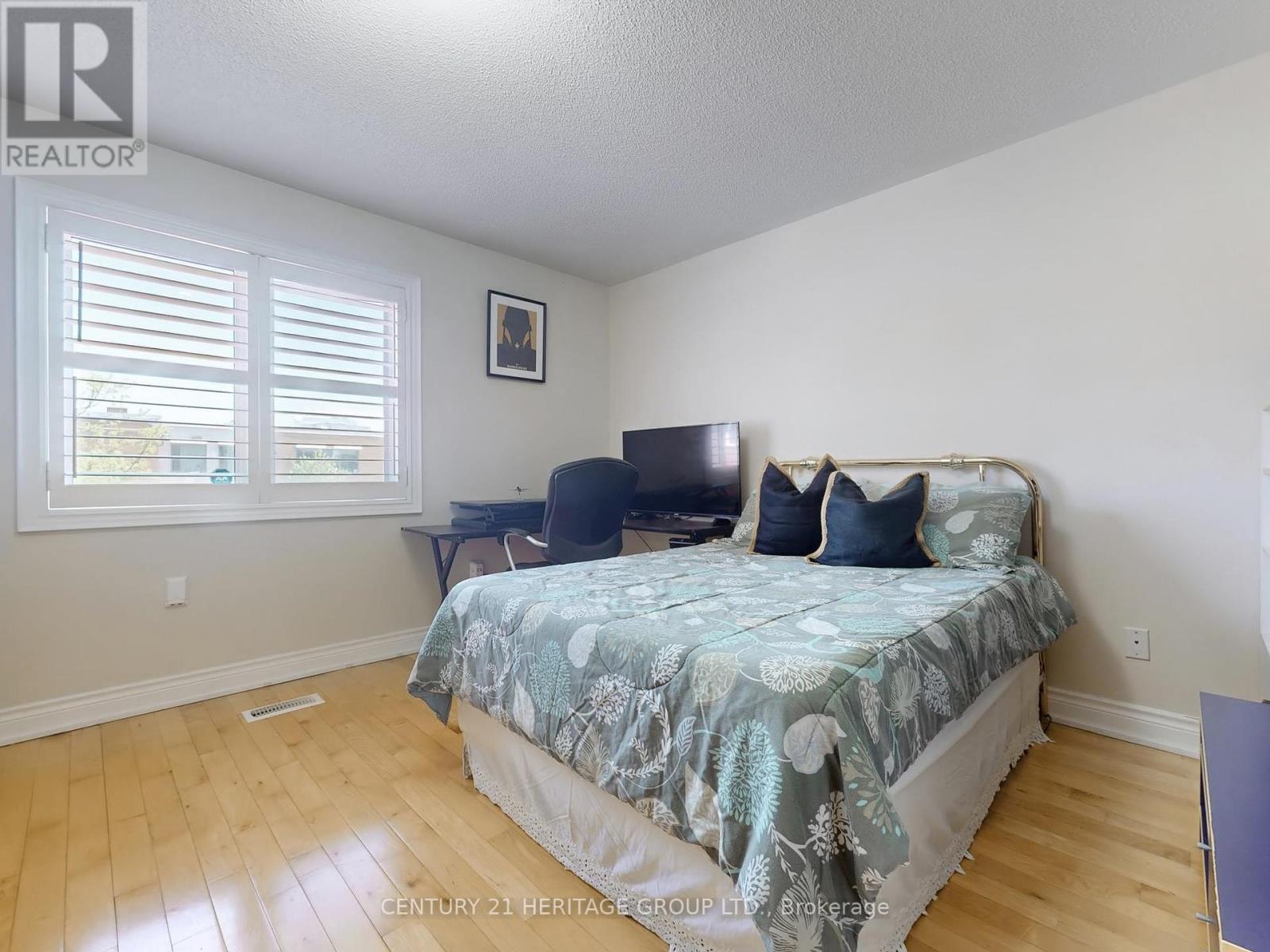 127 Mill Road, Toronto (Markland Wood), Ontario  M9C 1X9 - Photo 23 - W12162832