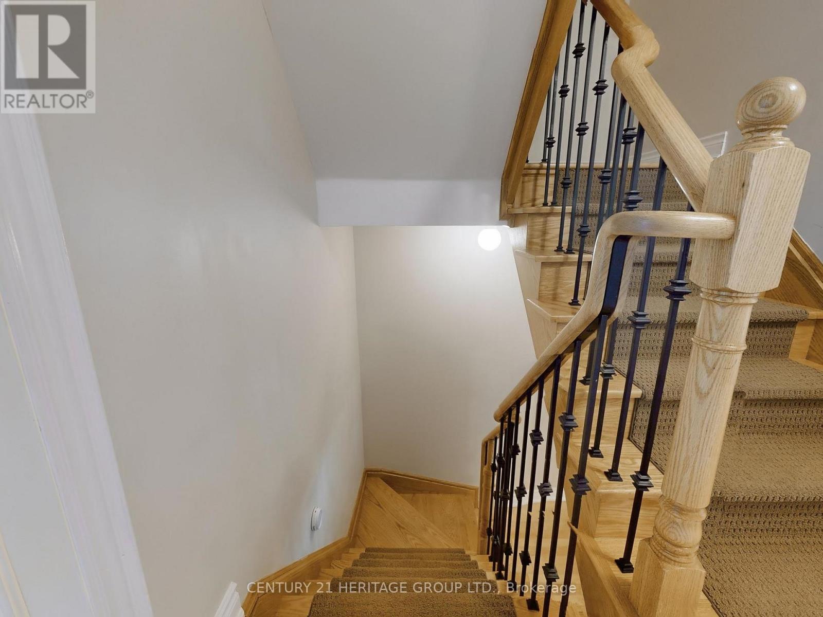 127 Mill Road, Toronto (Markland Wood), Ontario  M9C 1X9 - Photo 21 - W12162832