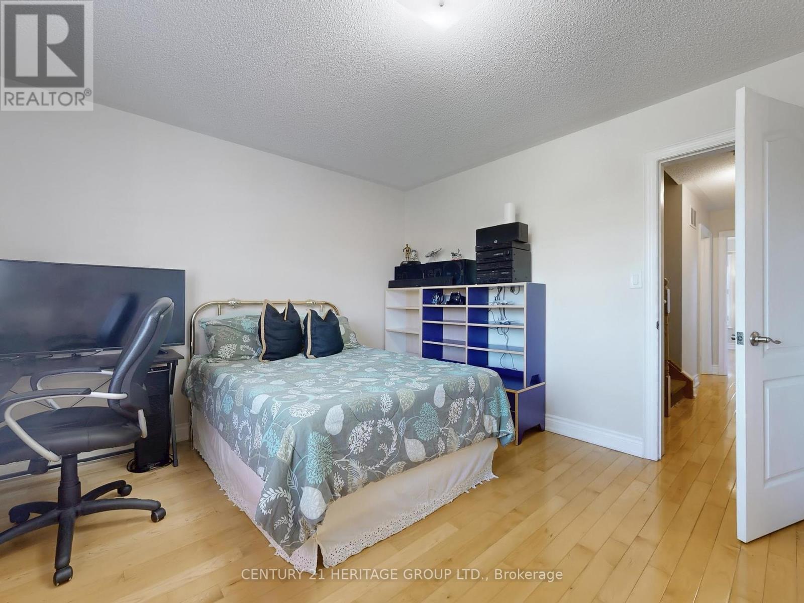 127 Mill Road, Toronto (Markland Wood), Ontario  M9C 1X9 - Photo 22 - W12162832