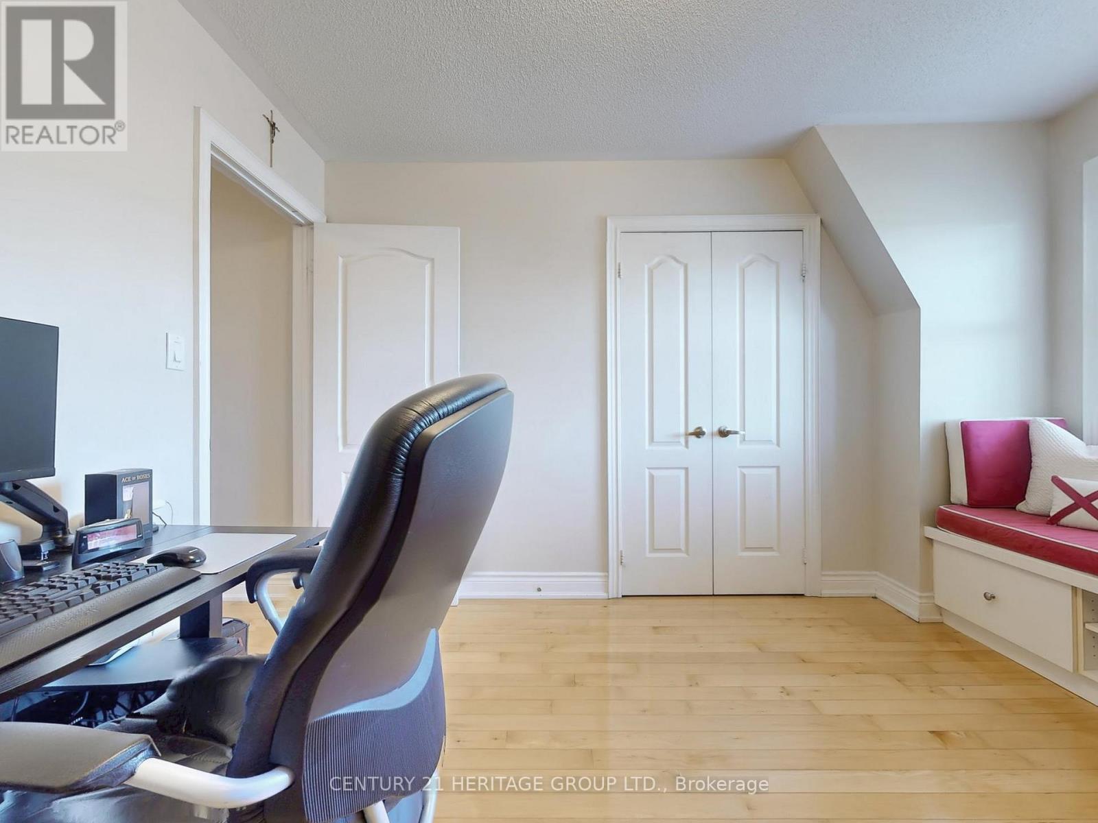 127 Mill Road, Toronto (Markland Wood), Ontario  M9C 1X9 - Photo 38 - W12162832