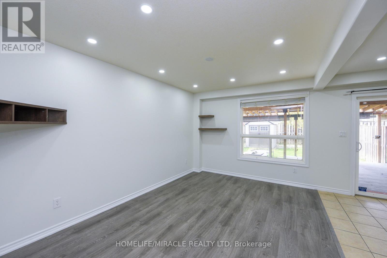 32 Vipond Street, Guelph, Ontario  N1E 0H3 - Photo 9 - X12159136