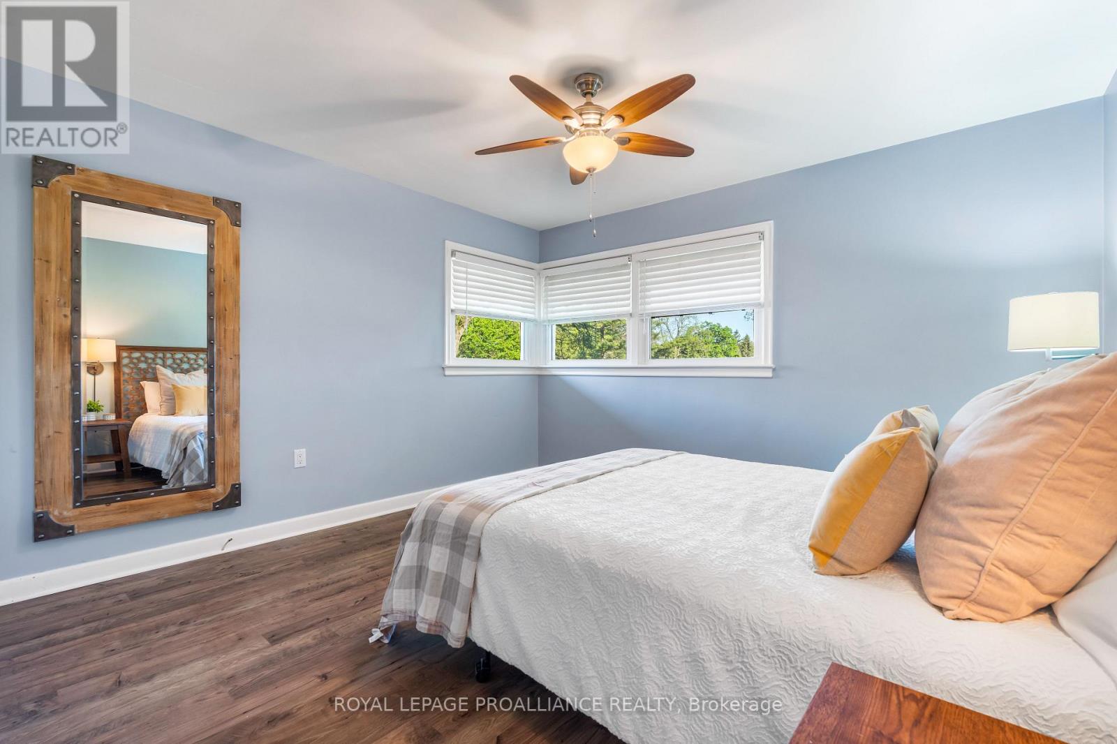 7 Hutton Drive, Belleville, Ontario  K8P 1E9 - Photo 18 - X12163246