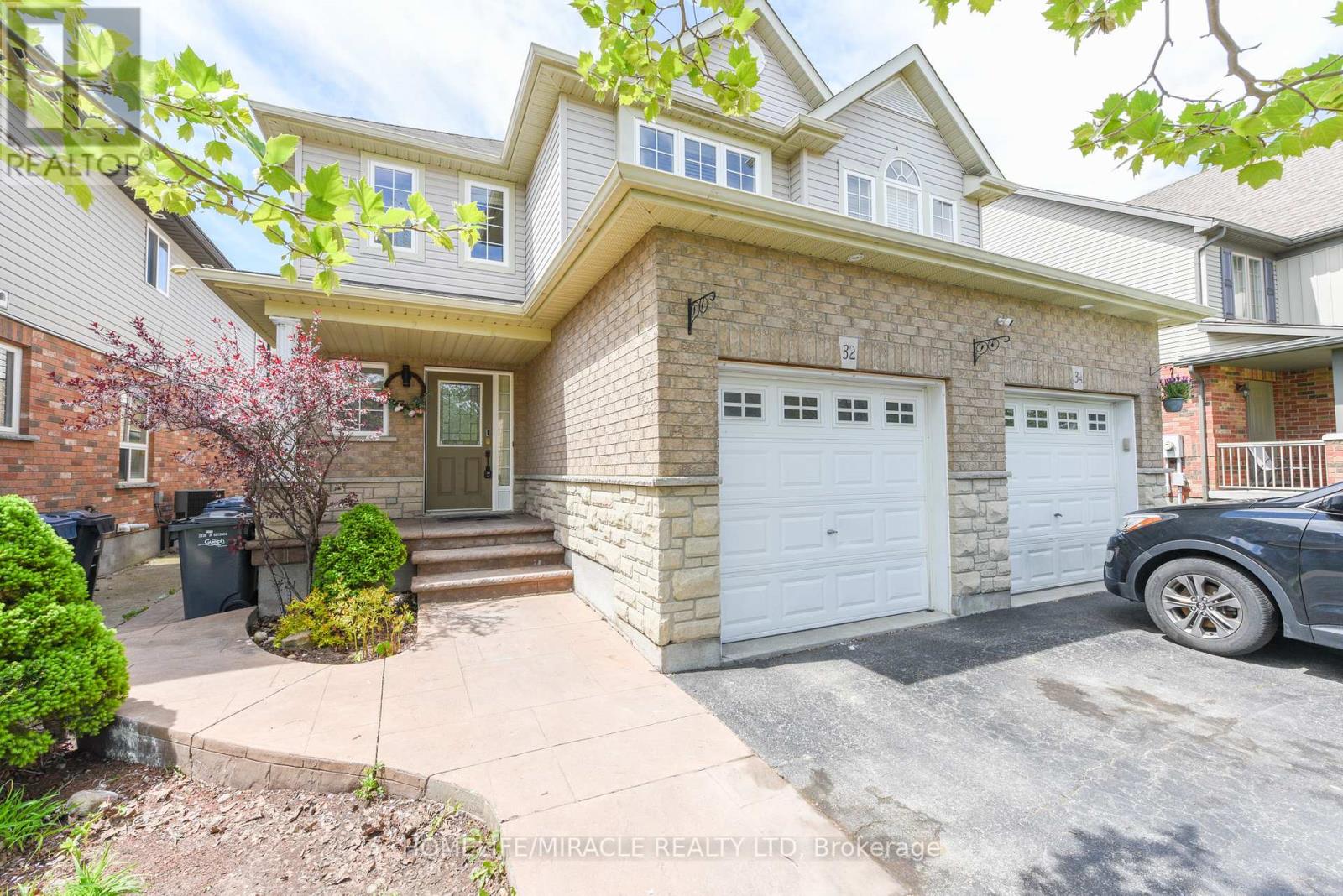 32 Vipond Street, Guelph, Ontario  N1E 0H3 - Photo 3 - X12159136