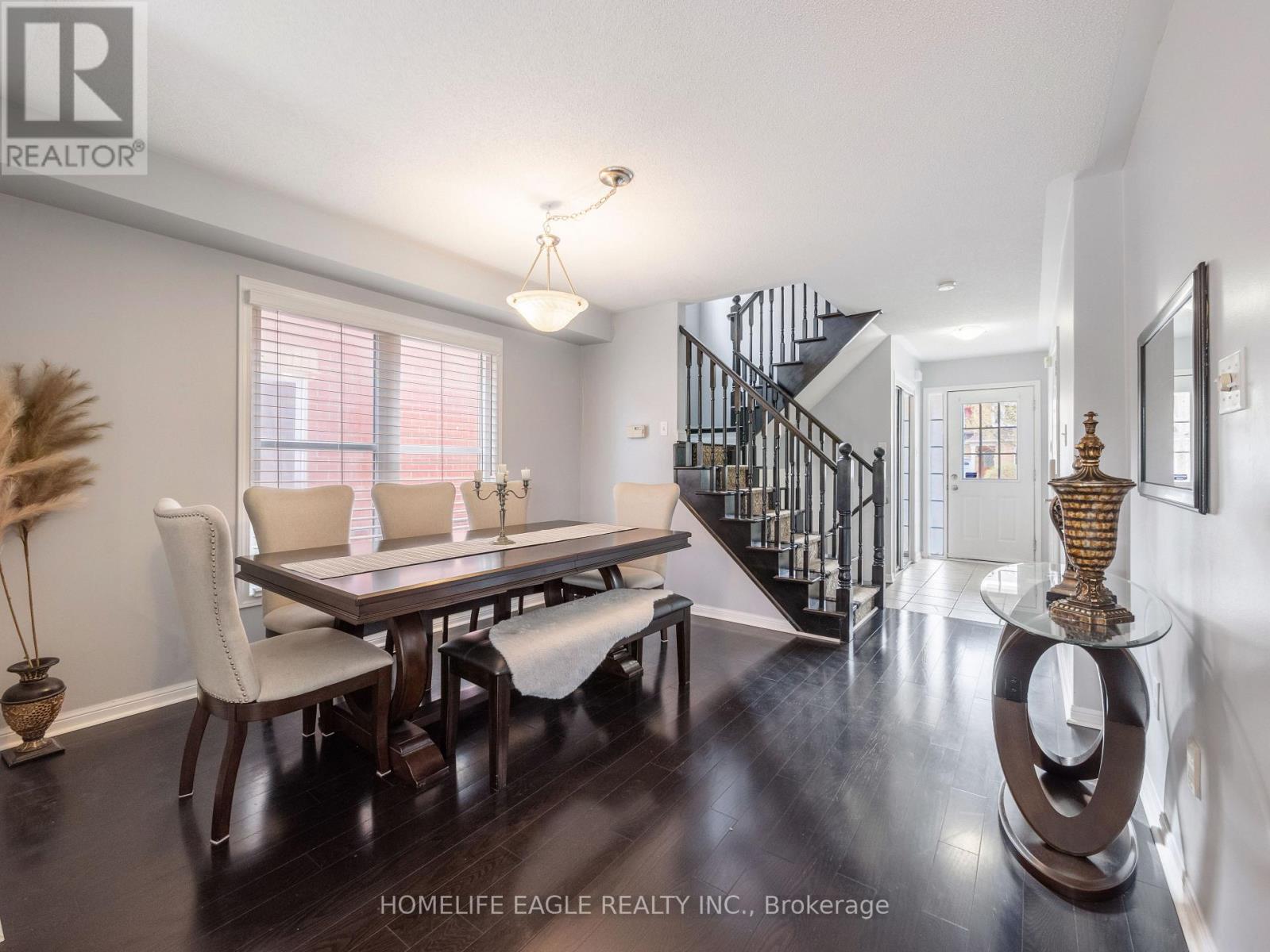 257 Chilcott Crescent, Newmarket, Ontario  L3X 3G7 - Photo 4 - N12134699
