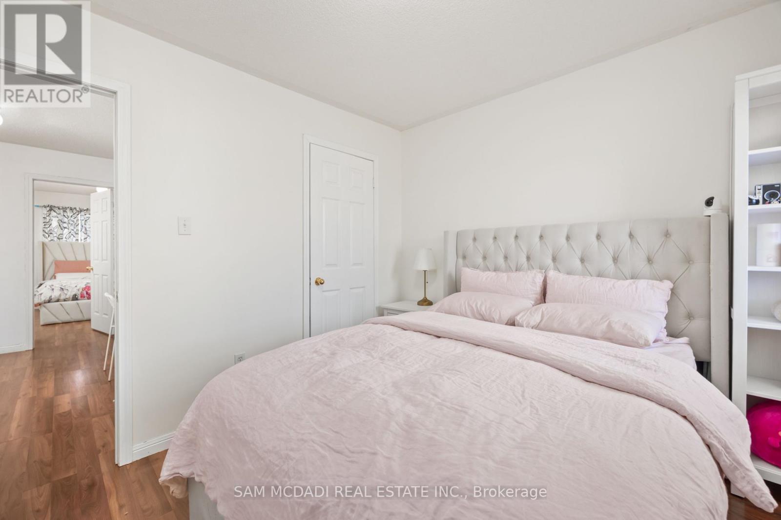 988 Delgado Drive, Mississauga, Ontario  L5V 2S3 - Photo 19 - W12149599
