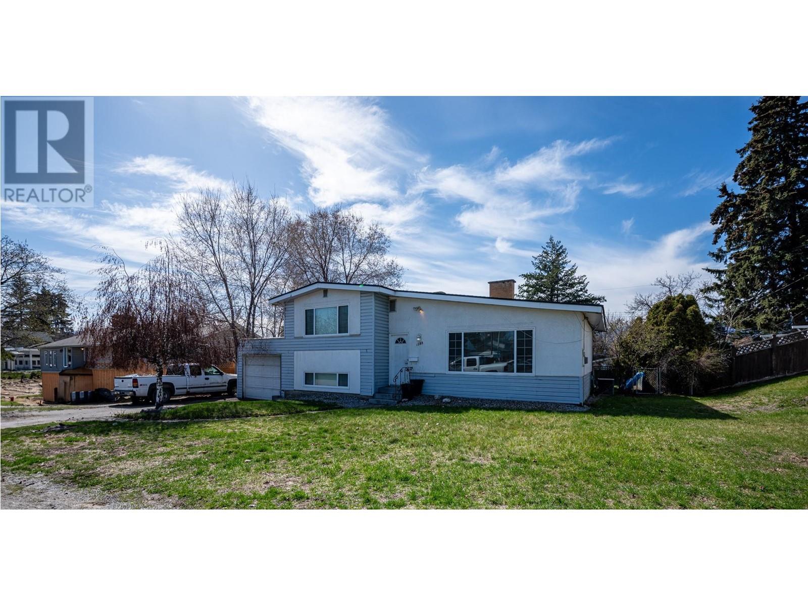 1388 Cherry Crescent W, Kelowna, BC V1Y3X8