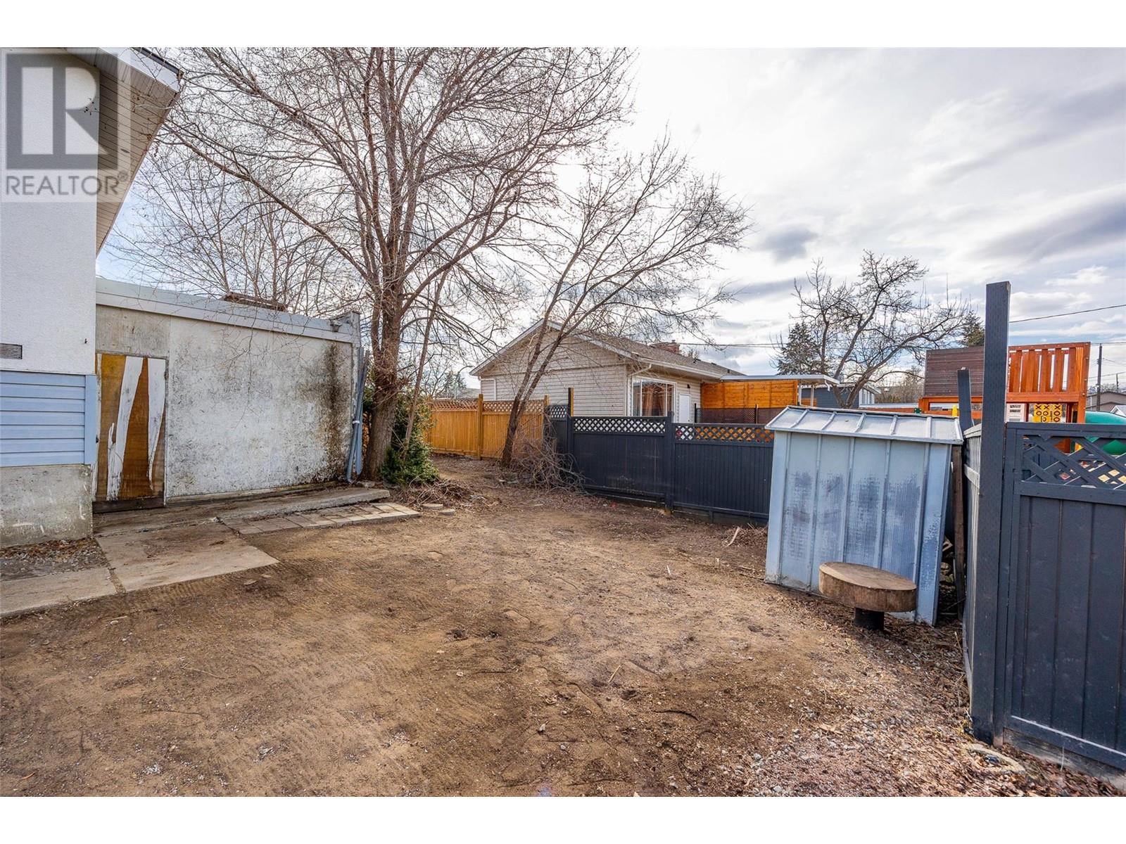 1388 Cherry Crescent W, Kelowna, BC V1Y3X8