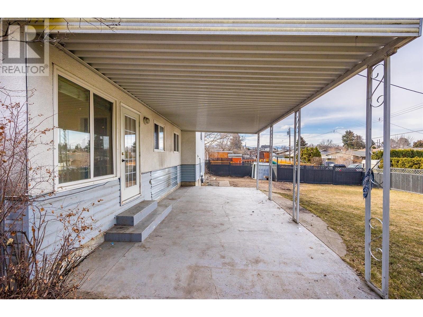 1388 Cherry Crescent W, Kelowna, BC V1Y3X8