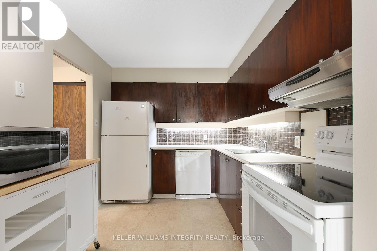 503 - 151 Bay Street, Ottawa, Ontario  K1R 7T2 - Photo 12 - X12113775
