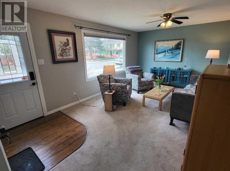 Property at 817 7 Street N image 2