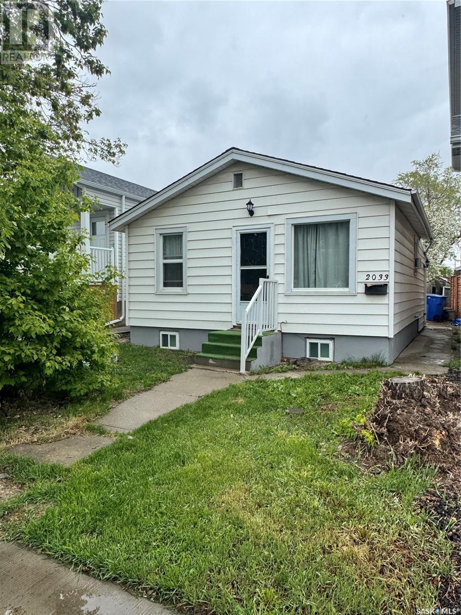 2033 Francis Street, Regina, Saskatchewan  S4N 2P2 - Photo 1 - SK006582
