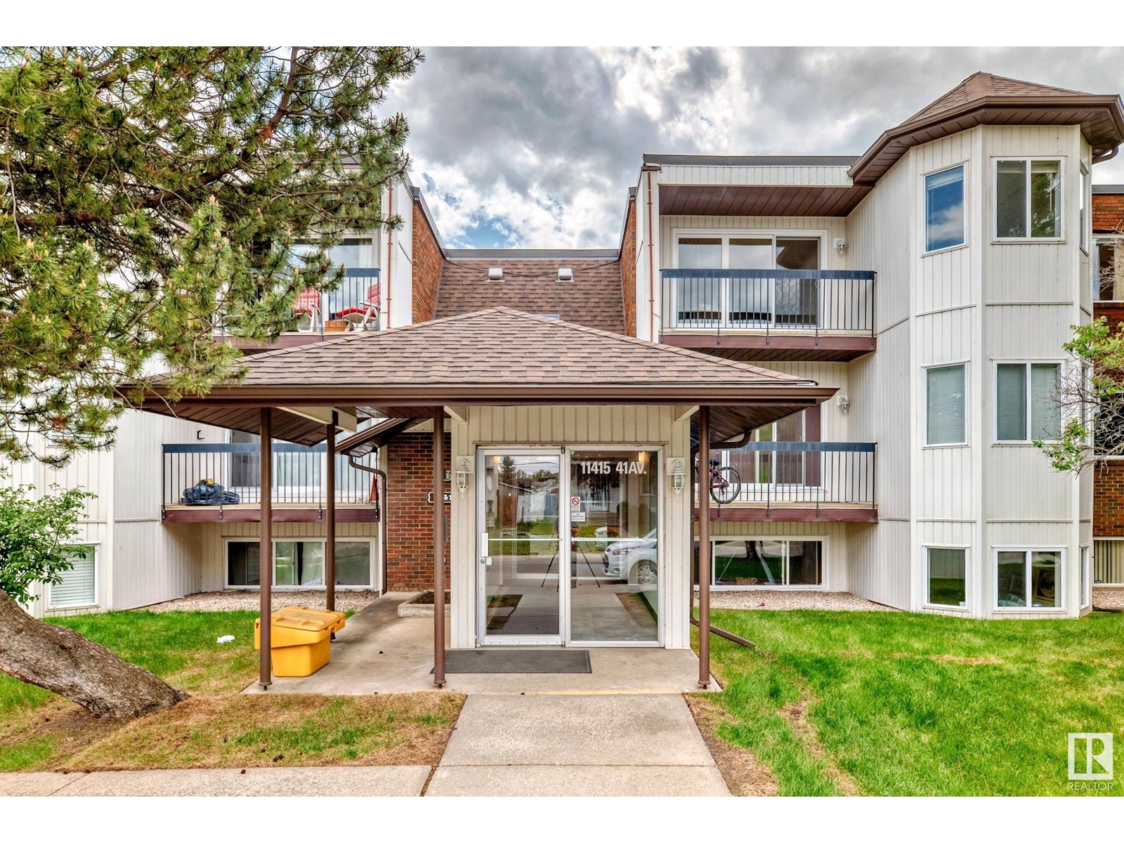 Property at #301 11415 41 AV NW image 1